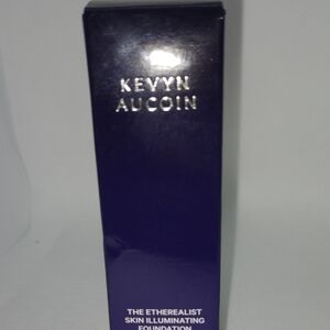 Kevyn Aucoin The Etherealist Foundation in Deep Purple